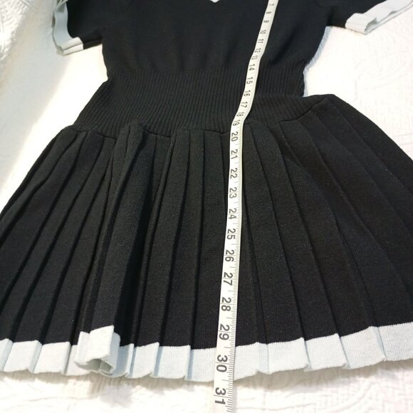 Dress Pleated Knit Black & White Collared Size M Short Sleeve - Picture 7 of 7